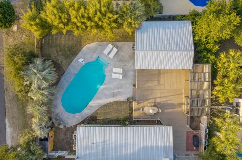 2201 Palm Blvd, Isle Of Palms SC  29451-2349 exterior