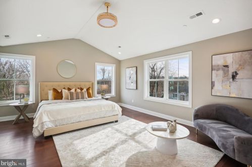 6615 Gude Ave, Silver Spring MD 20912-4827 exterior