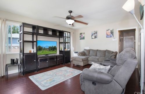 13924 Anderson St, Paramount, CA 90723-2752