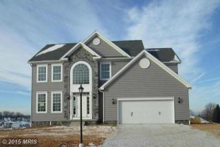 1115 Pearl Dr, Hanover, PA 17331-8693