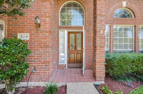 314 Santa Fe Trl, Irving TX  75063-6888 exterior