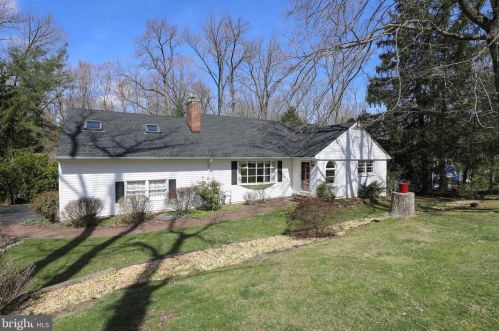 111 Jacobs Creek Rd, Trenton, NJ 08628-1014