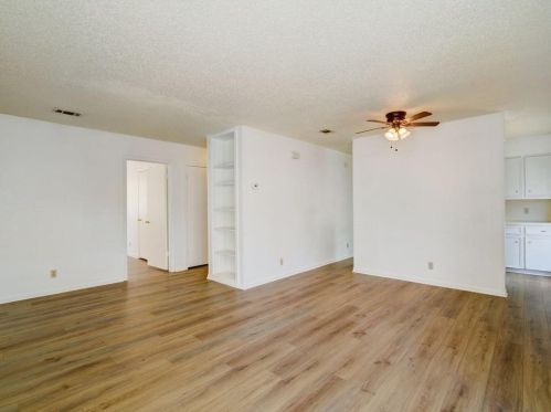 404 Dittmar Rd, Austin TX  78745-7004 exterior