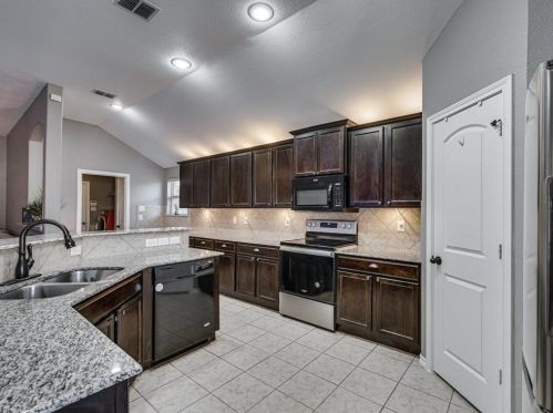4520 Rockmill Trl, Fort Worth TX  76179-5091 exterior