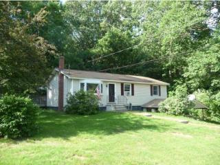 3 Forest Ln, Concord, NH 03303-2419