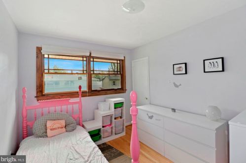 841 Cedar Ave, Tavistock NJ 08033-1011 exterior