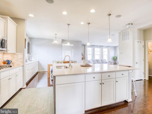 395 Lord Fairfax St, Charles Town WV 25414-2529 exterior