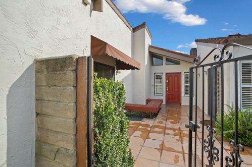 2006 Venetian Dr, Stockton, CA 95207-5432