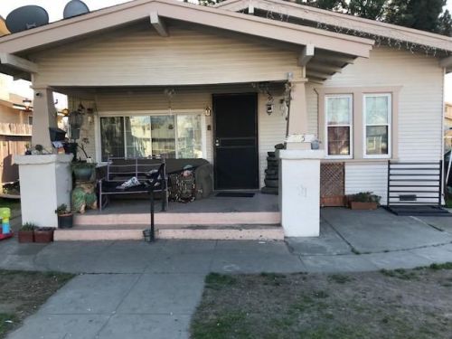 715 3rd St, Modesto, CA 95351-3356