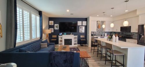 547 Winchester Dr, Oxnard, CA 93036