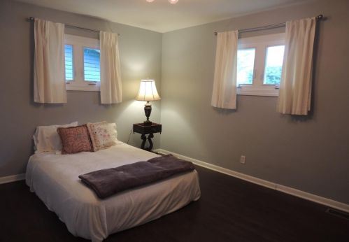 1305 Wood St, Valpo IN 46383-5140 exterior