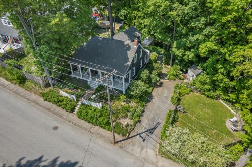 41 Central St, Hallowell, ME 04347-1104