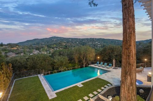 17150 Los Robles Way, Los Gatos, CA 95030-6238