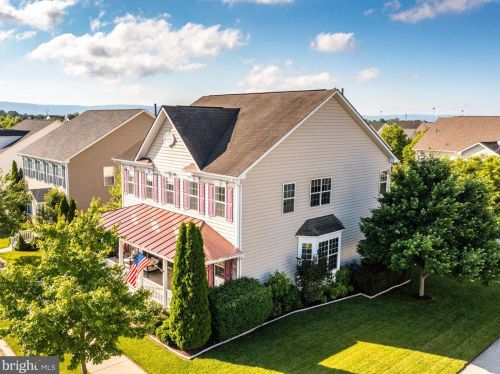 111 Battlefield Dr, Charles Town, WV 25414-2598