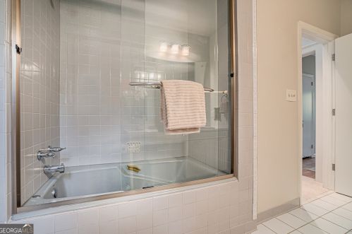 887 Berkshire Rd, Atlanta GA  30324-4929 exterior