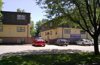 1419 Leavenworth St, Manhattan KS  66502-4161 exterior