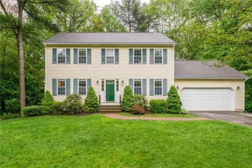 25 Rolling Meadows Rd, Glocester, RI 02859-4020