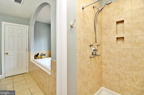 1756 Johnnycake Ln, Harpers Ferry WV 25425-6078 exterior