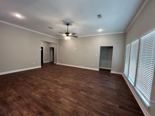 129 Shannon St, Angleton TX  77515-3042 exterior