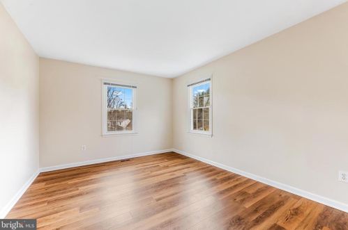 5006 Ten Mills Rd, Columbia MD 21044-1527 exterior