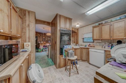 750 Waukegan Rd, Conroe TX  exterior