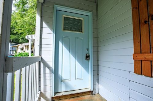 1361 Byrere Ter, Atlanta GA  30310-3927 exterior