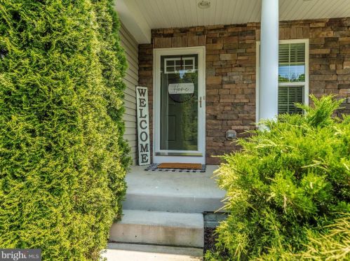 1229 Riparian Dr, Falling Waters, WV 25419-4395