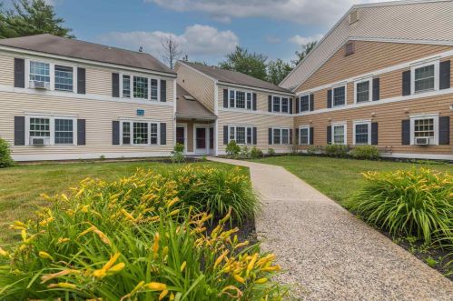 803 Springbrook Cir, Portsmouth, NH 03801-5632