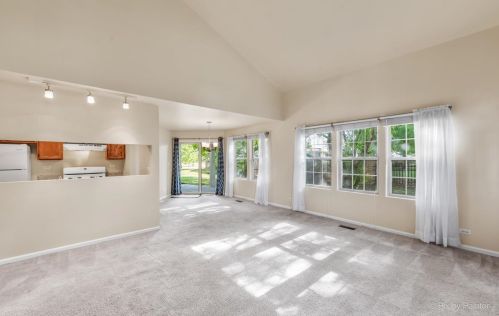 1276 Clare Ct, Carol Stream IL  60188-6011 exterior