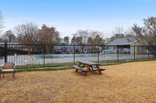 1468 Briarwood Rd, Atlanta GA  30319-4008 exterior