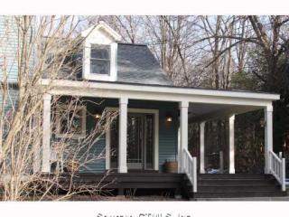 180 Great Pond Rd, Simsbury, CT 06070-1526