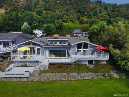 25838 75th Ave, Vashon, WA 98070-8522
