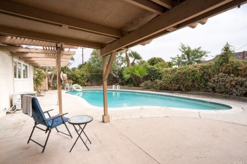 2106 Beacon Ave, Anaheim CA  92804-4408 exterior