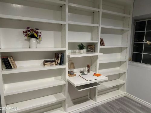 2105 Hurles Ave, Simi Valley CA 93063-2731 exterior