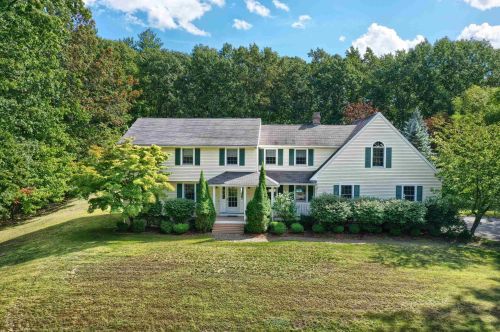 8 Diamond Dr, Derry, NH 03038-7269