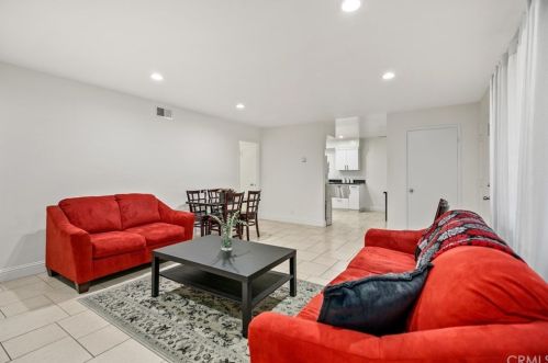 10759 Magnolia Ave, Anaheim CA  92804-6263 exterior