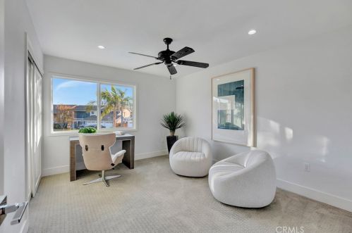 5892 Bellfield Ln, Huntington Beach CA  92648-1041 exterior