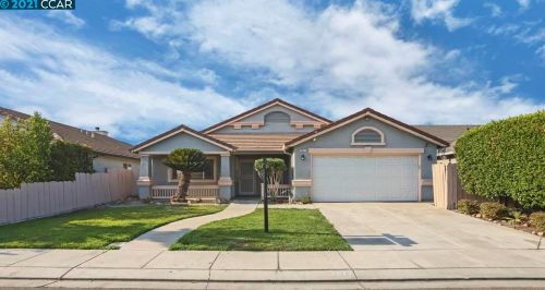 1077 Norman Dr, Manteca, CA 95336-5954