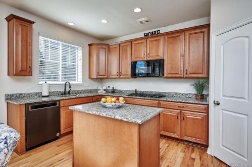 21829 Layton Dr, Aurora CO 80015-4701 exterior