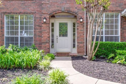 2129 Winding Creek Dr, Grapevine TX  76051-3097 exterior