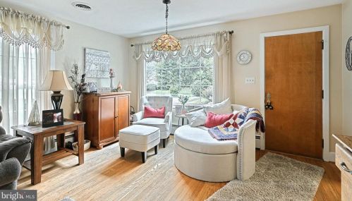 121 Blooming Grv Rd, Hanover PA 17331-8534 exterior