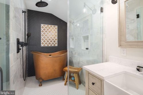 434 Lakeview Ave, Tavistock NJ  08033-1612 exterior