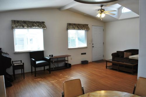 9459 Mission Gorge Rd, Santee, CA 92071-3800
