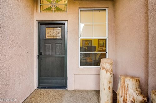 1267 Fitzgerald Rd, Simi Valley CA 93065-4480 exterior