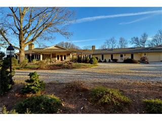 220 Mockingbird Hill Rd, Landrum, SC 29356-9155