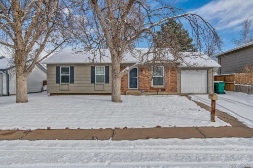 2638 Lewiston St, Denver, CO 80013-1404