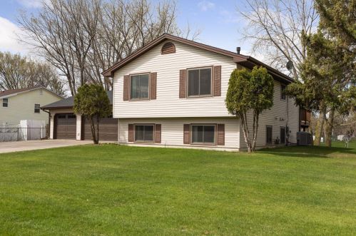9536 Van Buren St, Minneapolis, MN 55434-2582