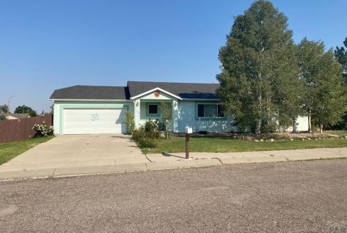 4306 Sentinel Pl, Pueblo, CO 81008-1875