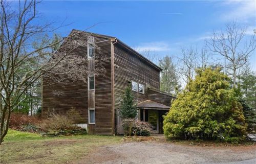 115 Arbutus Trl, Charlestown, RI 02813-3441