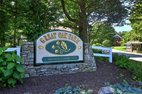 60 Old Colony Rd, Upper Stepney CT  06468-1278 exterior